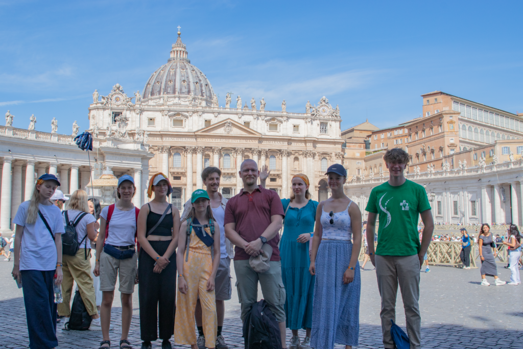 Gruppenbild vor Petersdom