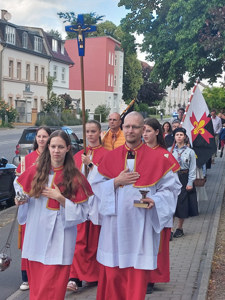 Prozession in der Ruhlsdorfer Straße
